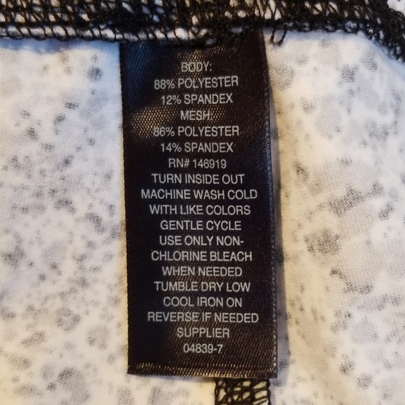 Xersion Mid-Rise Performance Capris NWT - Picture 5 of 8